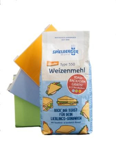 Produktfoto zu Weizenmehl Type 550 mit Toast Papierbackform