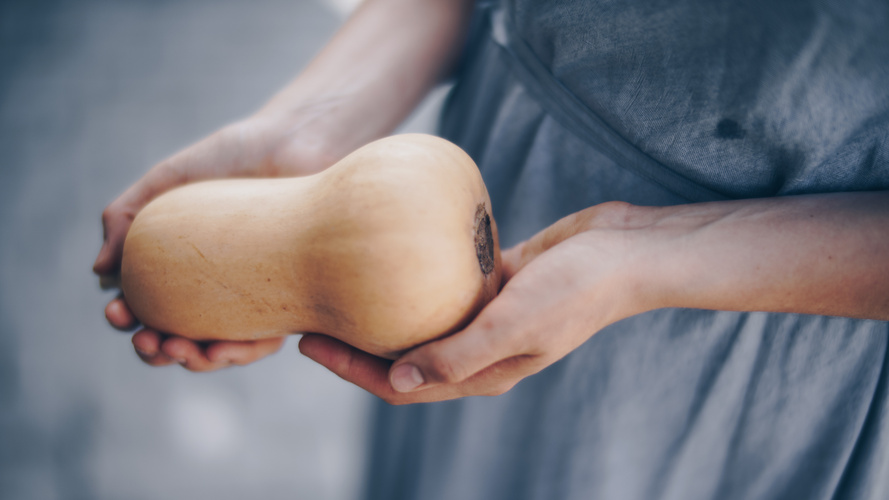 Rezeptbild für Gefüllter Butternut mit Ziegenkäse und Granatapfel