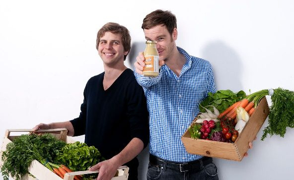 Grünland bio Lieferant Emils Teambild mit Sauce