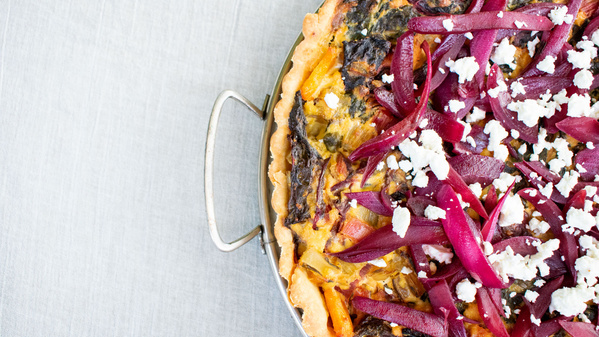 Mangoldtarte mit Zwiebel-Feta-Topping