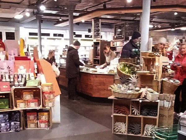 Late Night Stöbern und Geschenkejagd bei uns im Laden