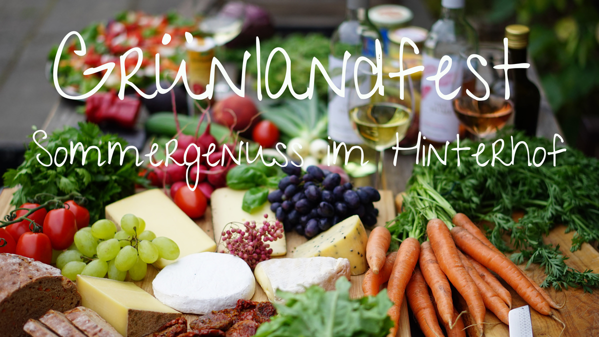 Grünlandfest Felix und Carola von Grell prosten zu