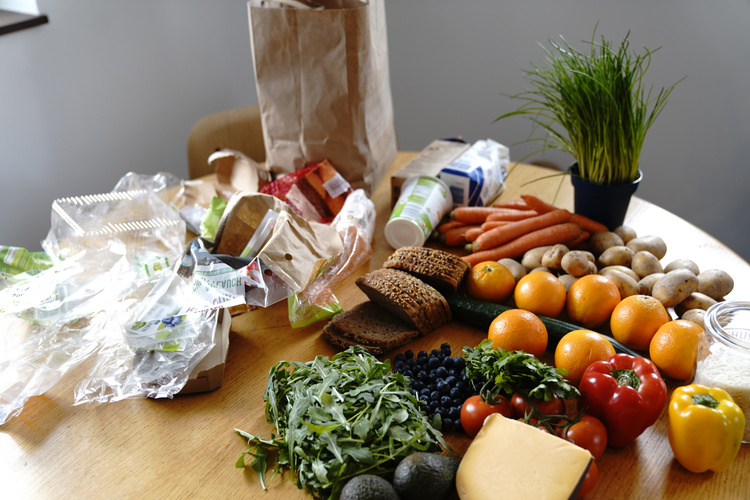 Plastikverpackungsberg vom Einkauf