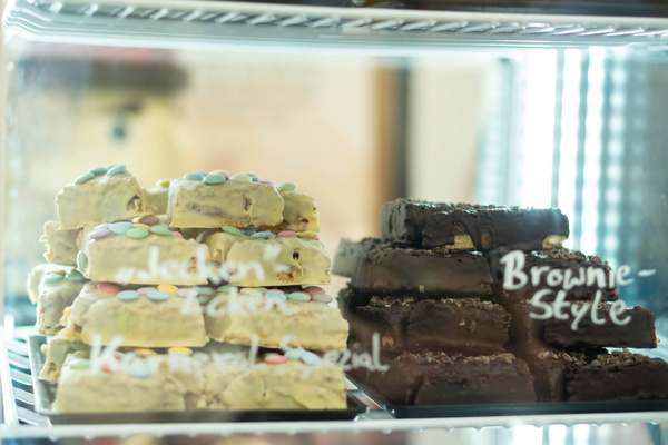 Produktbild Bio-Nussecken Küfener Sorte Mit Schokolinsen und Brownie Style