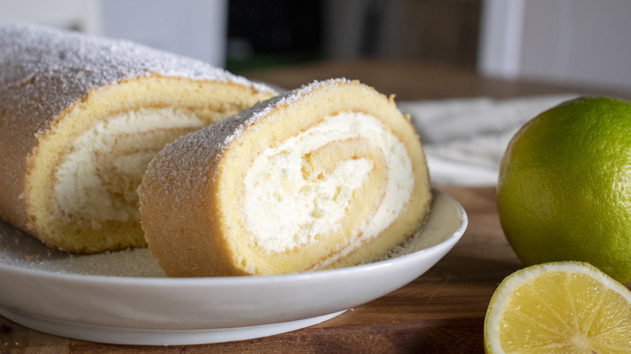 Rezeptbild für Bergamotte-Biskuitrolle