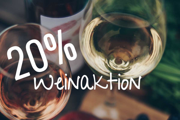 KI generiert: Zwei Weingläser und eine Flasche. Text: "20% Weinaktion".