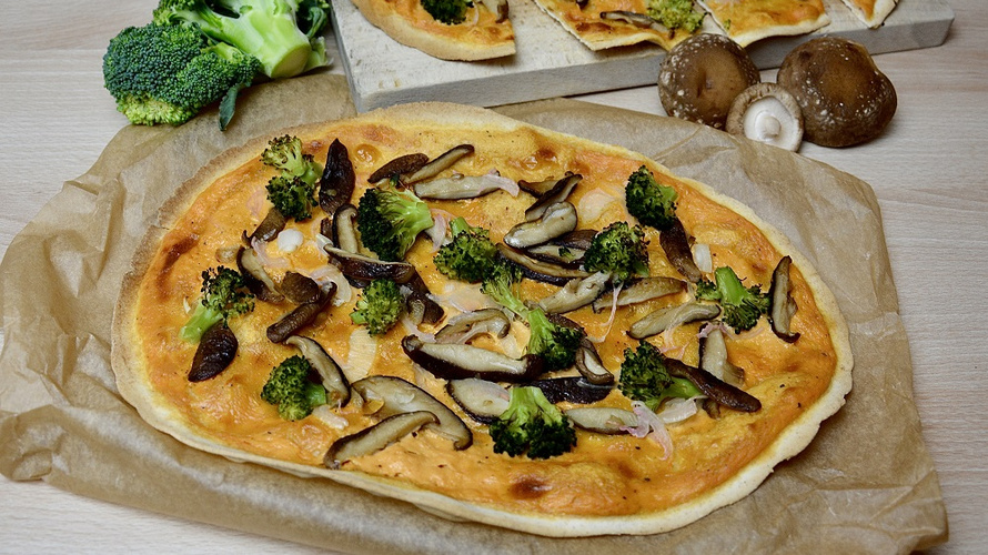 Rezeptbild für Flammkuchen mit Shiitake und Brokkoli