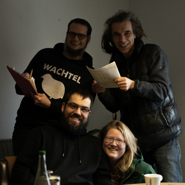 Gruppenbild Ackergespräch Grünland mit Julia und Aram von Mamoissel