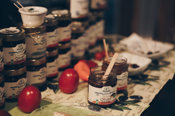 Olivenprodukte von mani