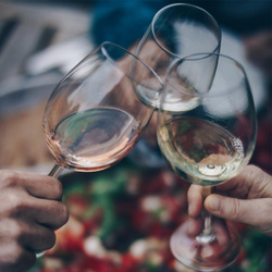 Produktfoto zu Mit dem passenden Wein schmeckt's noch besser...