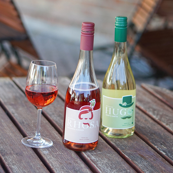Wein des Monats Juli - Aperitif "Die ehrliche Rhosa"