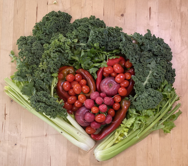 Ein Herz aus Obst und Gemüse