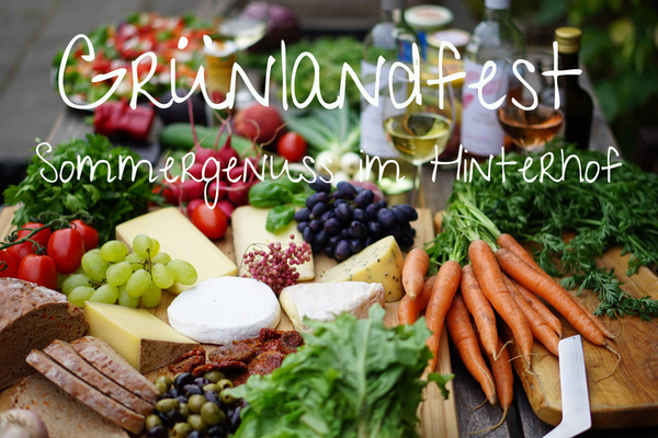 Grünlandfest Einladungsbild Sommergenuss im Hinterhof
