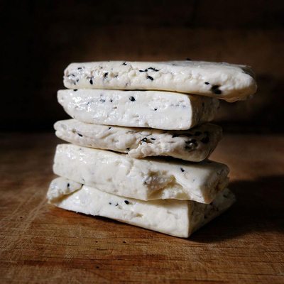 Produktfoto zu Halloumi syrisch mit Schwarzkümmel