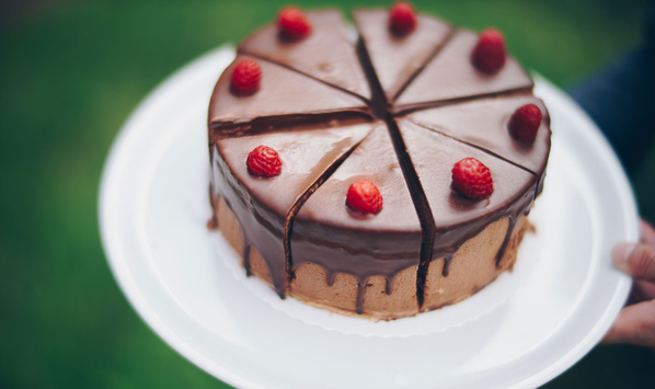 Schokoladentorte auf Porzellantorte