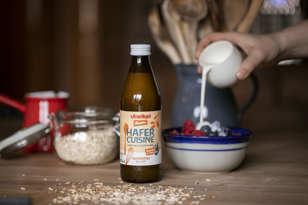 Hafer Cuisine von Voelkel verwendet bei Müsli mit Früchten in Schale