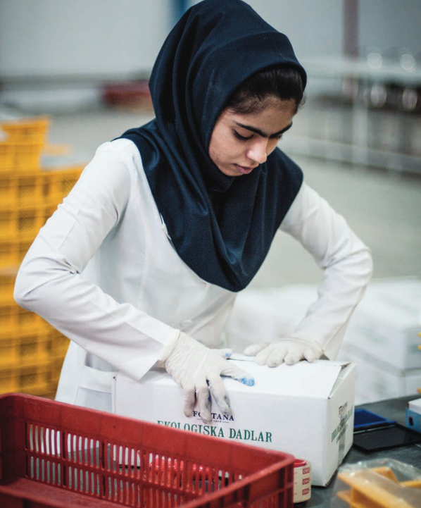 Grünland Bio Lieferant Narafood Mitarbeiterin