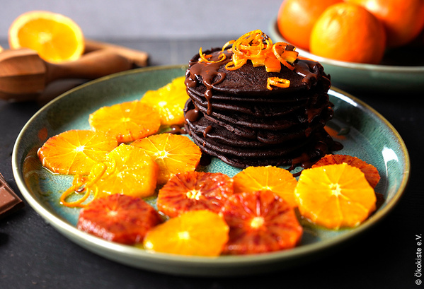 Schoko-Pancakes mit Orangen