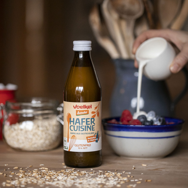 Hafer Cuisine von Voelkel verfeinert ein Müsli mit Früchten