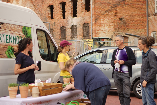 Beim Gartenmobil Bingenheim im Gespräch