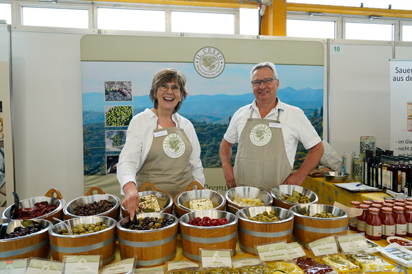 Il Cesto, Manufaktur für italienische Feinkost, mit einem Stand auf der Hausmesse von Grell