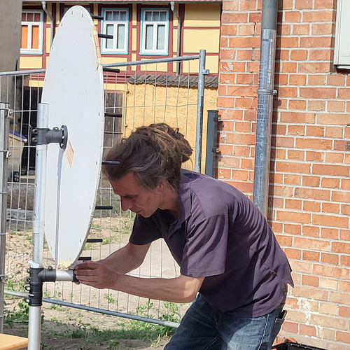 Grünlandfest Felix repariert das Glücksrad