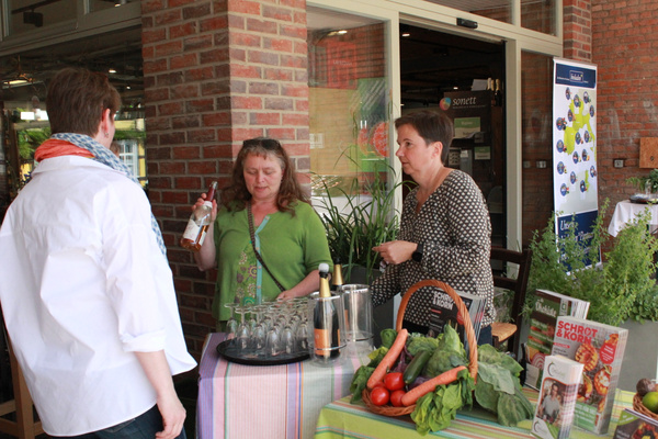 Sektempfang bei Grünland