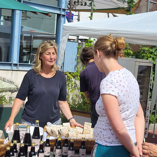 Küppers Altmärker Wildfrucht Aroniabeeren am Strauch